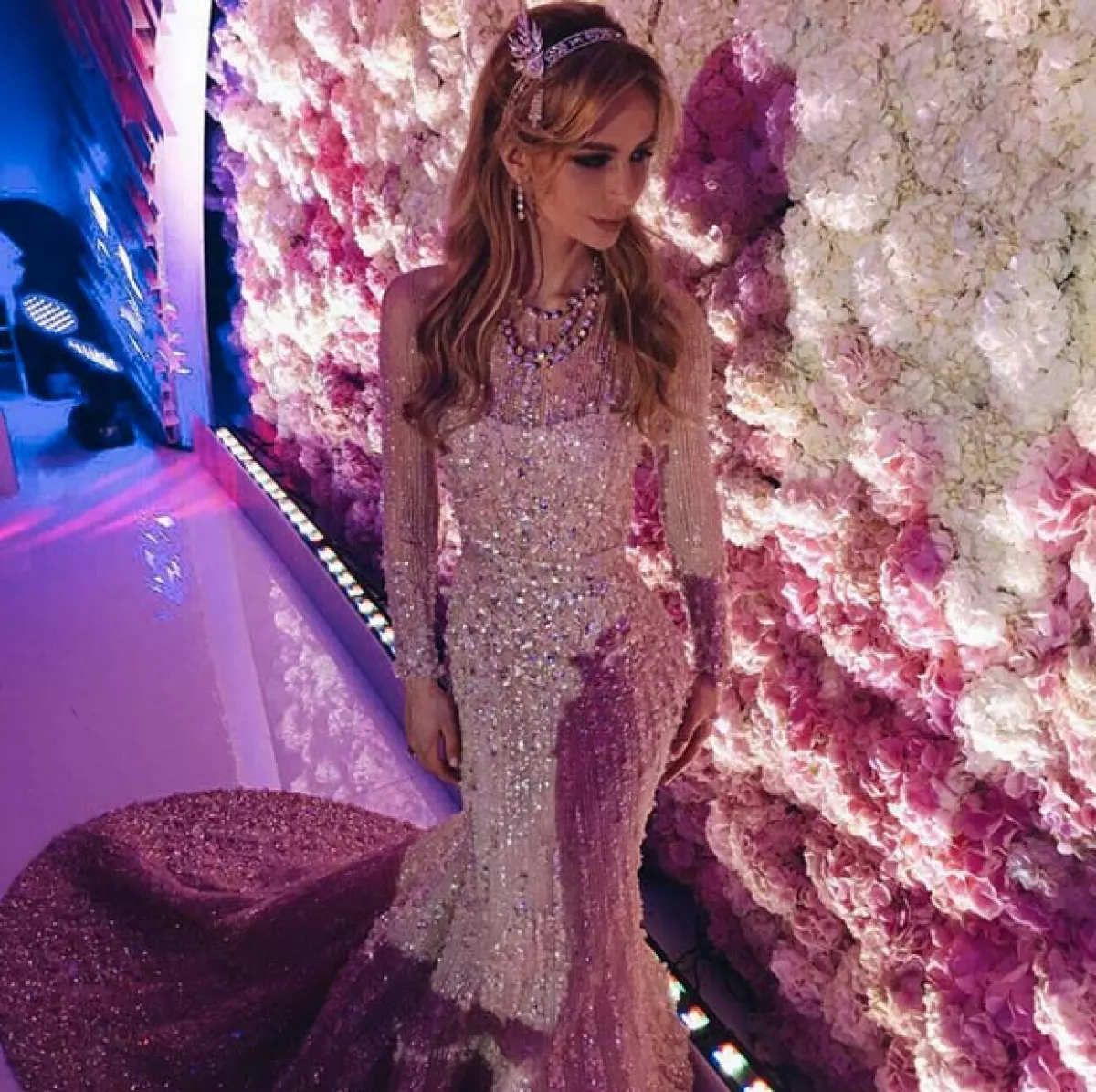 Salome lució este y dos impresionantes vestidos de novia más.