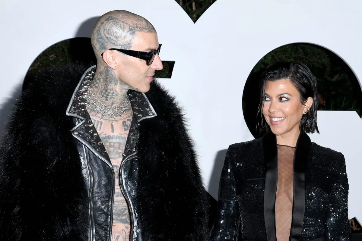 koutney-kardashian-travis.jpg