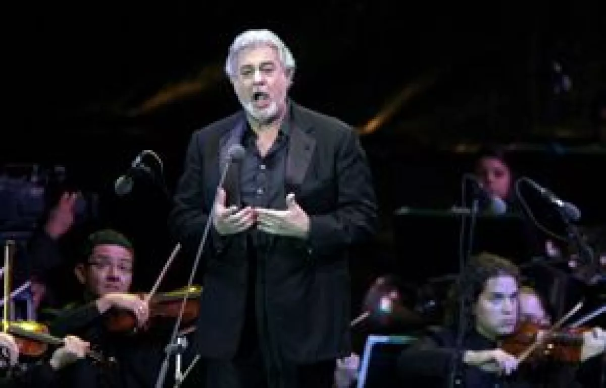 El tenor español reapareció al final del primer acto en una recreación de la última escena de Parsifal de Wagner, una representación de 1903 del templo del Santo Grial.