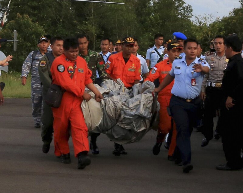 La armada dijo que había recuperado 40 cadáveres hasta el anochecer. (Foto: Especial)