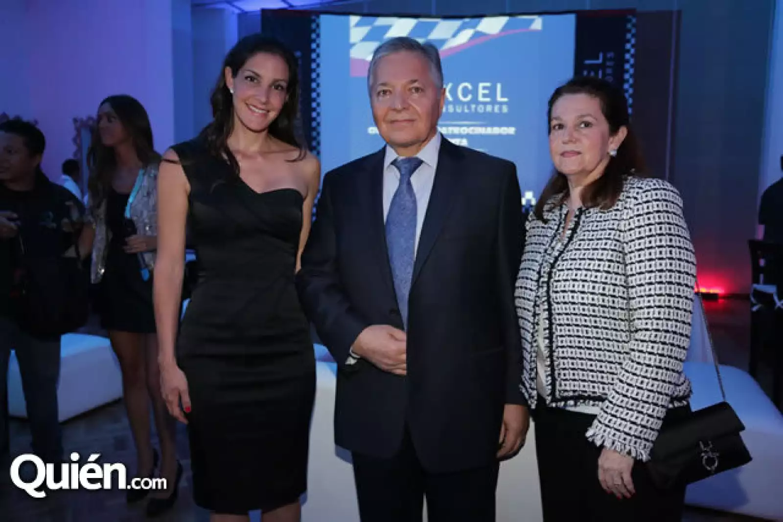 Guadalupe de González, Roberto González y Paty Valdéz