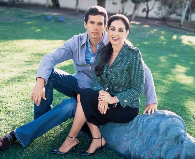 Una de las tantas excentricidades del empresario y político es sin duda su colección de animales exóticos.  En 2006, su hijo Alejandro permitió a Quién ingresar a este sitio en la ciudad fronteriza.