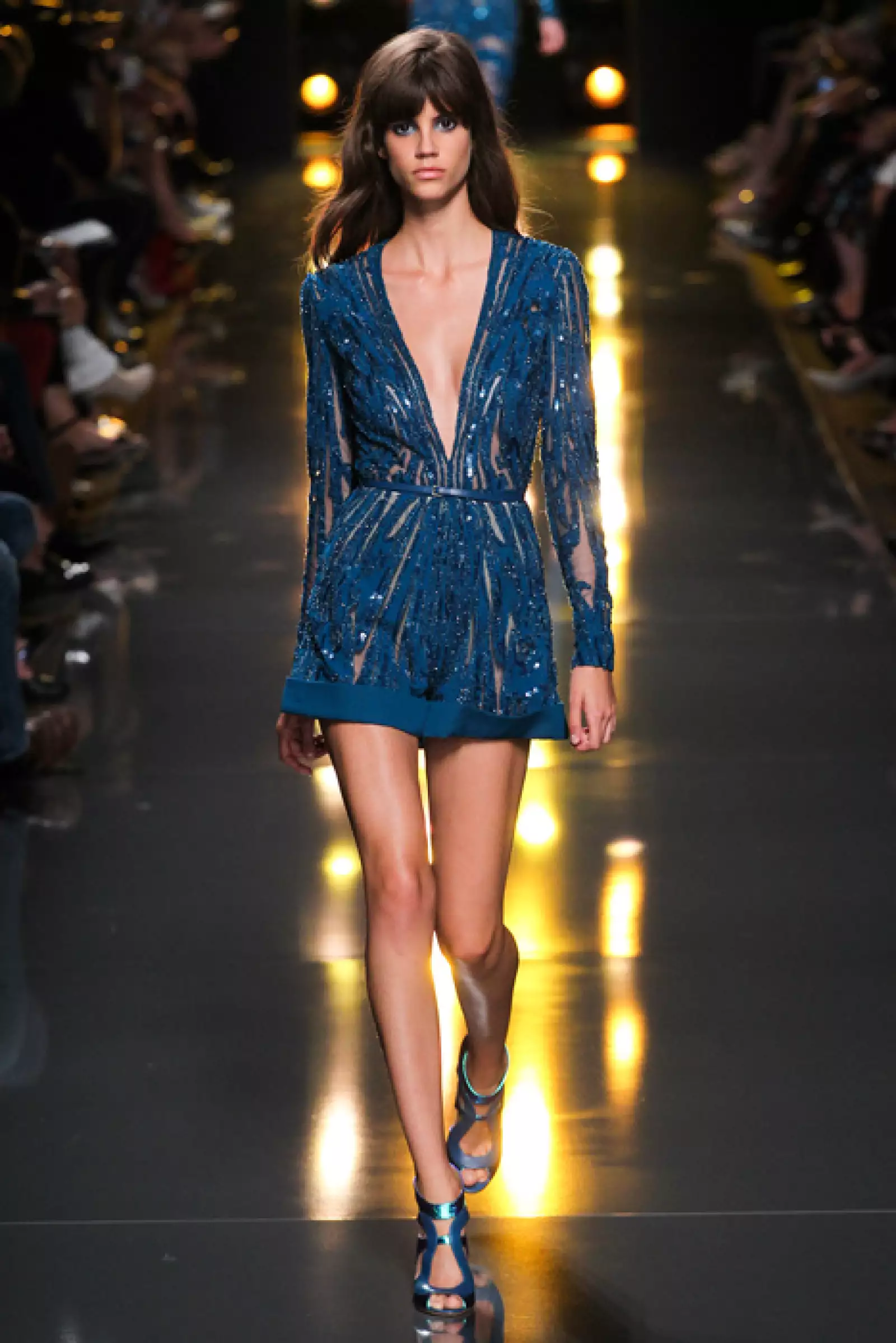 Un vestido vaporoso de Eli Sab para las fiestas de noche.