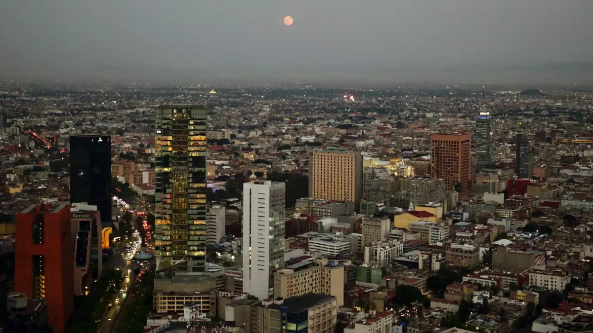 Fitch ratifica calificación más alta de la CDMX; destaca ingresos sólidos