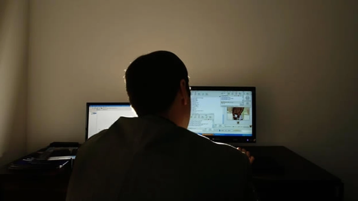 Un funcionario del Departamento de Estado de EU está acusado de solicitar sexo a una menor