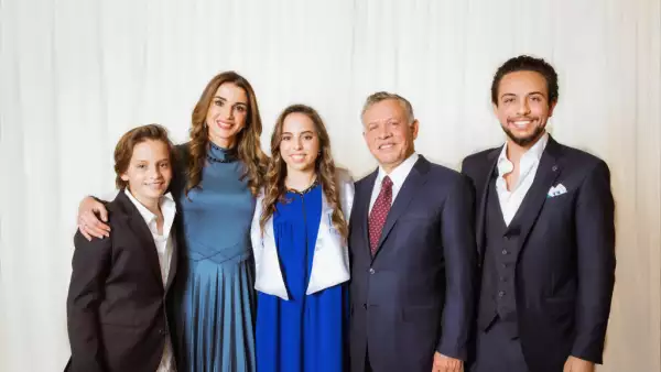 Príncipe Hashem, Rania de Jordania, princesa Salma, rey Abdalá y el príncipe Hussein