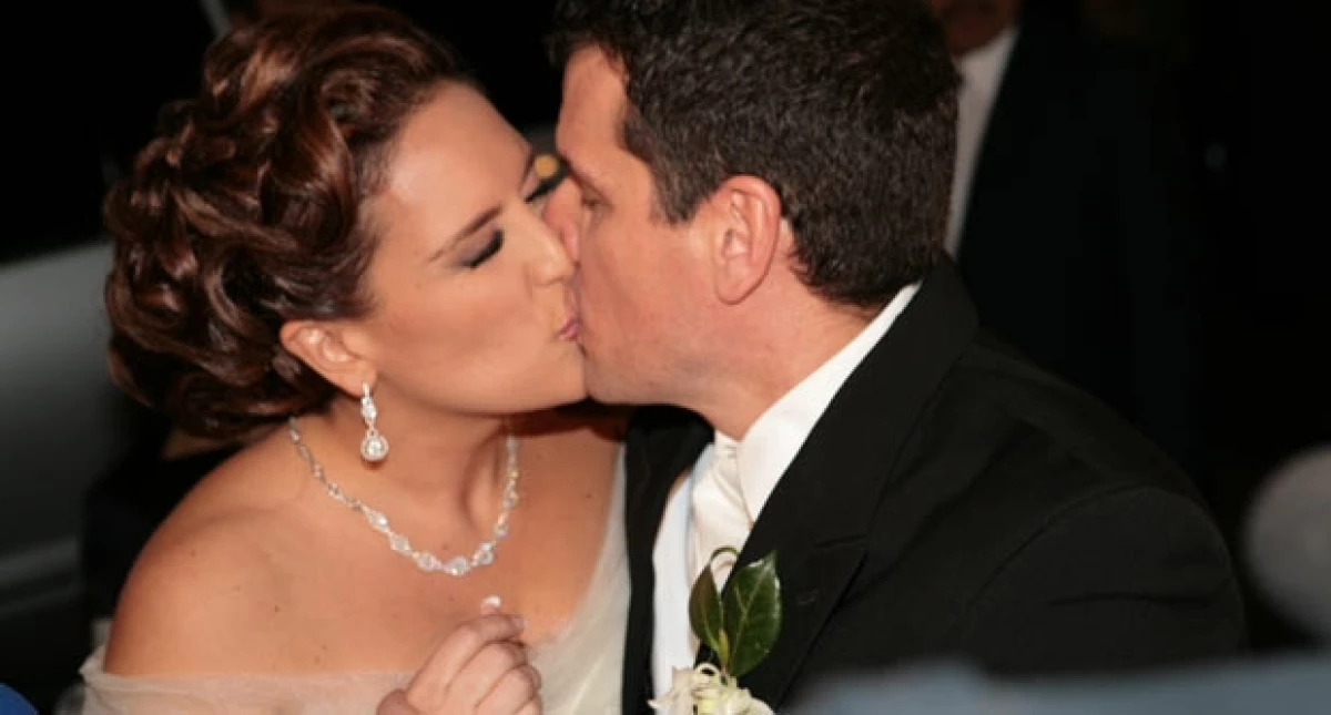El sábado por la noche la conductora y actriz contrajo nupcias con Otto Padrón en la capilla del Colegio de las Vizcaínas, aquí algunos datitos que hicieron el momento más especial.