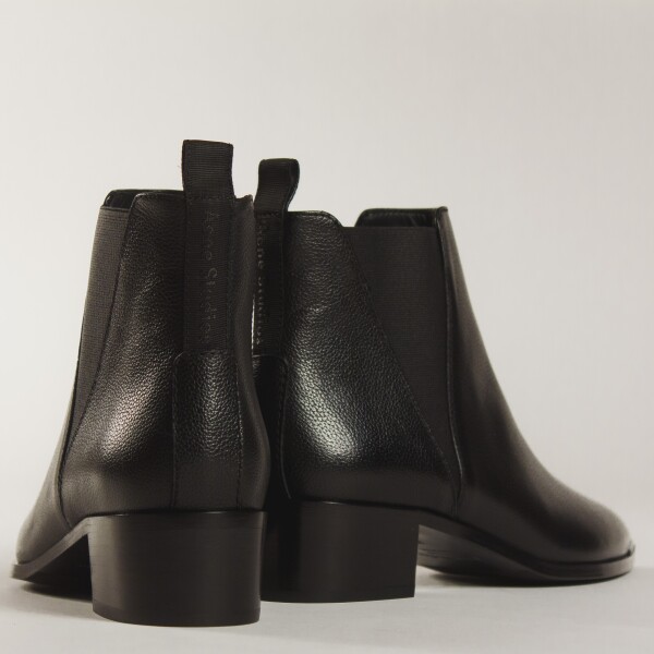 18. Acne Studios - JENSEN SMALLGRAIN BOOTS BLACK disponible en AMY y amoamy.com jpg.jpg