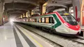 Tren suburbano en la estación de Buenavista.
