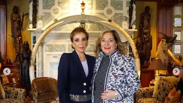 Marta Sahagún de Fox y Liliana Melo de Sada