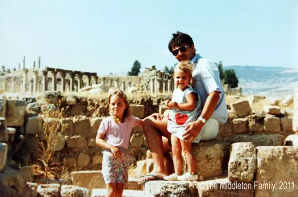 Kate, su papá Michael y su hermana Pippa.
