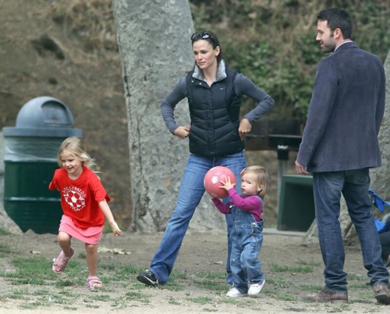 Fue en 2005 cuando Ben Affleck y Jennifer Garner se dieron el `sí´, desde ahí, ambos han demostrado que entre ellos hay mucho amor. A ocho años de matrimonio, tienen tres hijos: Violet, Seraphina y Samuel, el único varón.