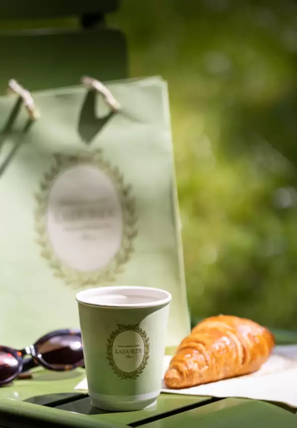 Ambiance Petit-Déjeuner aux Tuileries 2 HD.jpg
