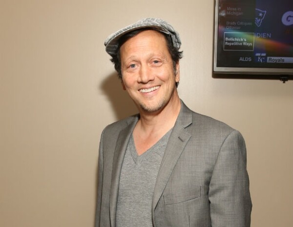 Rob Schneider, quien reside en California, demostró estar informado sobre la situación en México.