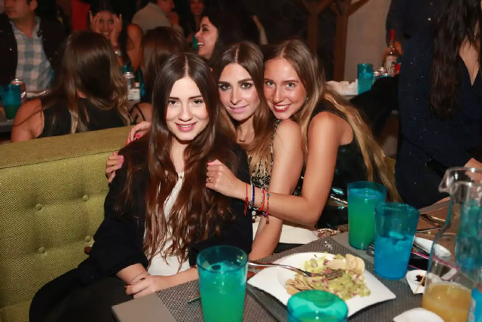 Montse Guzmán,Sandra Espinosa y Sofía Jiménez