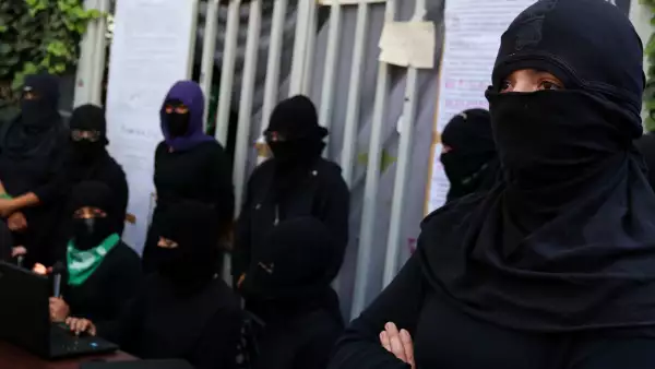 Mujeres Organizadas de la Facultad de Filosofía mantienen paro 