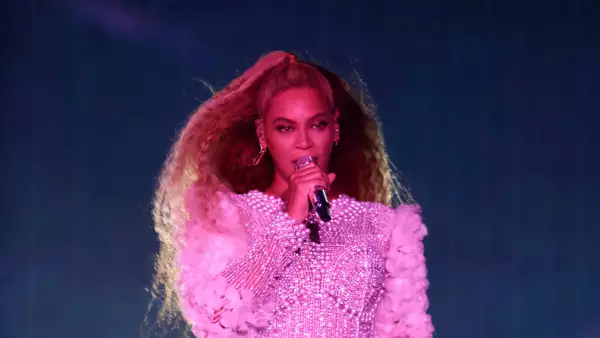 Tina Knowles comparte imagen de Beyoncé cuando era bebé