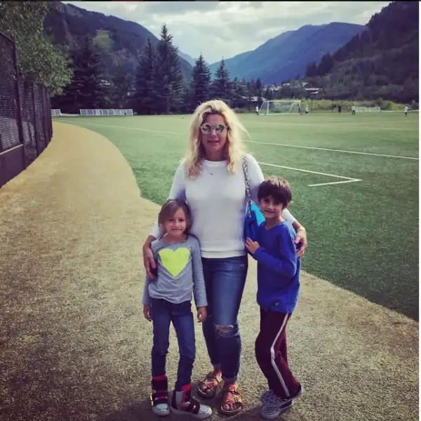 Terminando de disfrutar unos días en la playa, la familia se fue a Aspen.