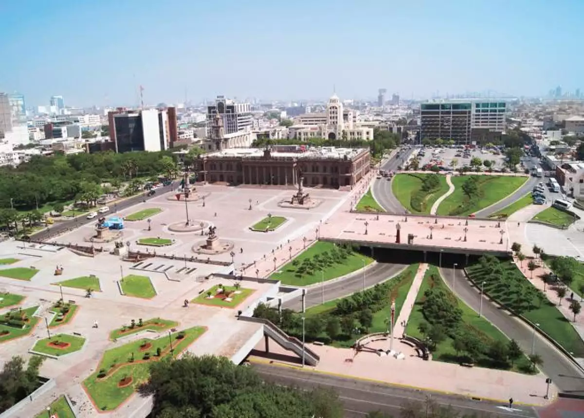 Renovaci�n Macroplaza