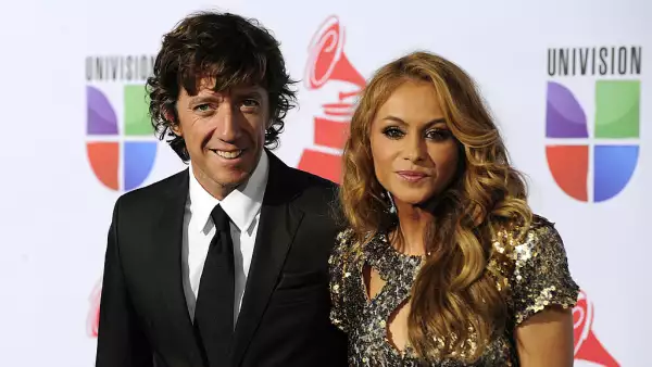 Colate-Paulina-Rubio.