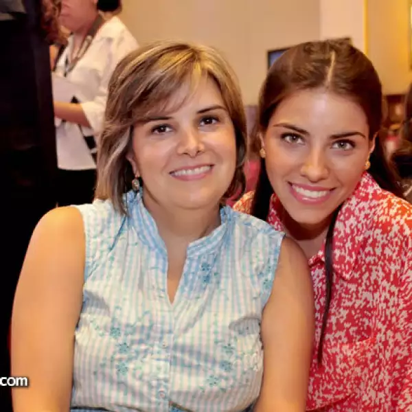 Ernestina Medina de González y Alejandra González