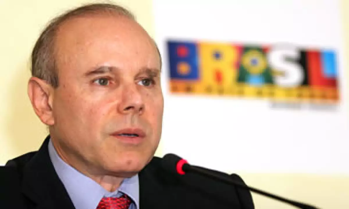 El ministro de Hacienda de Brasil, Guido Mantega, evitó manifestar cualquier apoyo a Agustín Carstens cuando el mexicano estuvo el país. (Foto: AP)