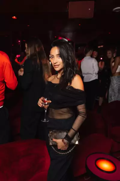 Karol G y el brindis 200 Copas por Casa Dragones en el Crazy Horse de París