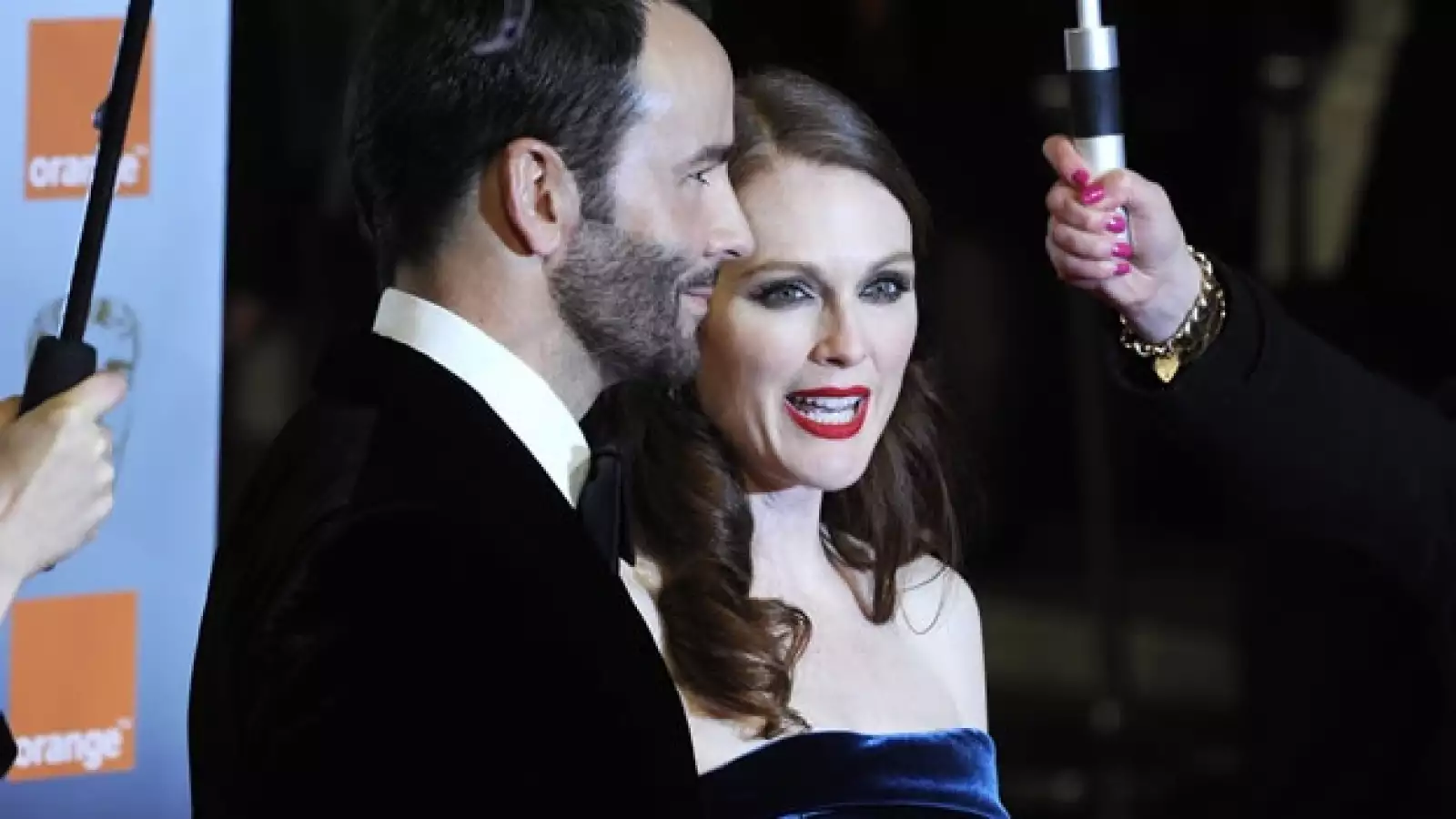 tom ford y julian moore en los bafta