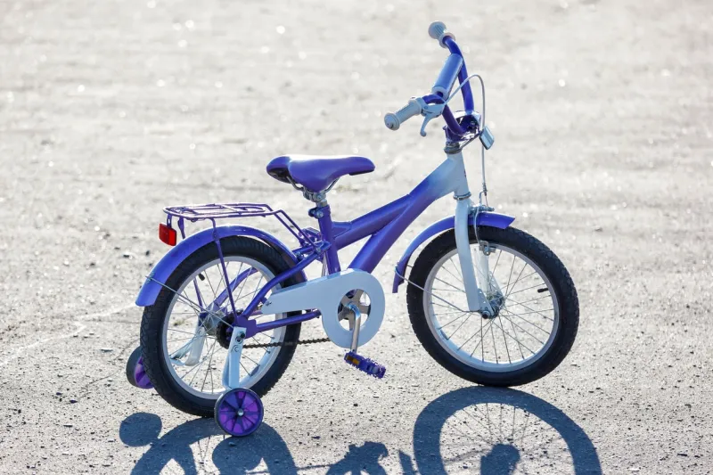 Ilustración de bicicleta infantil.