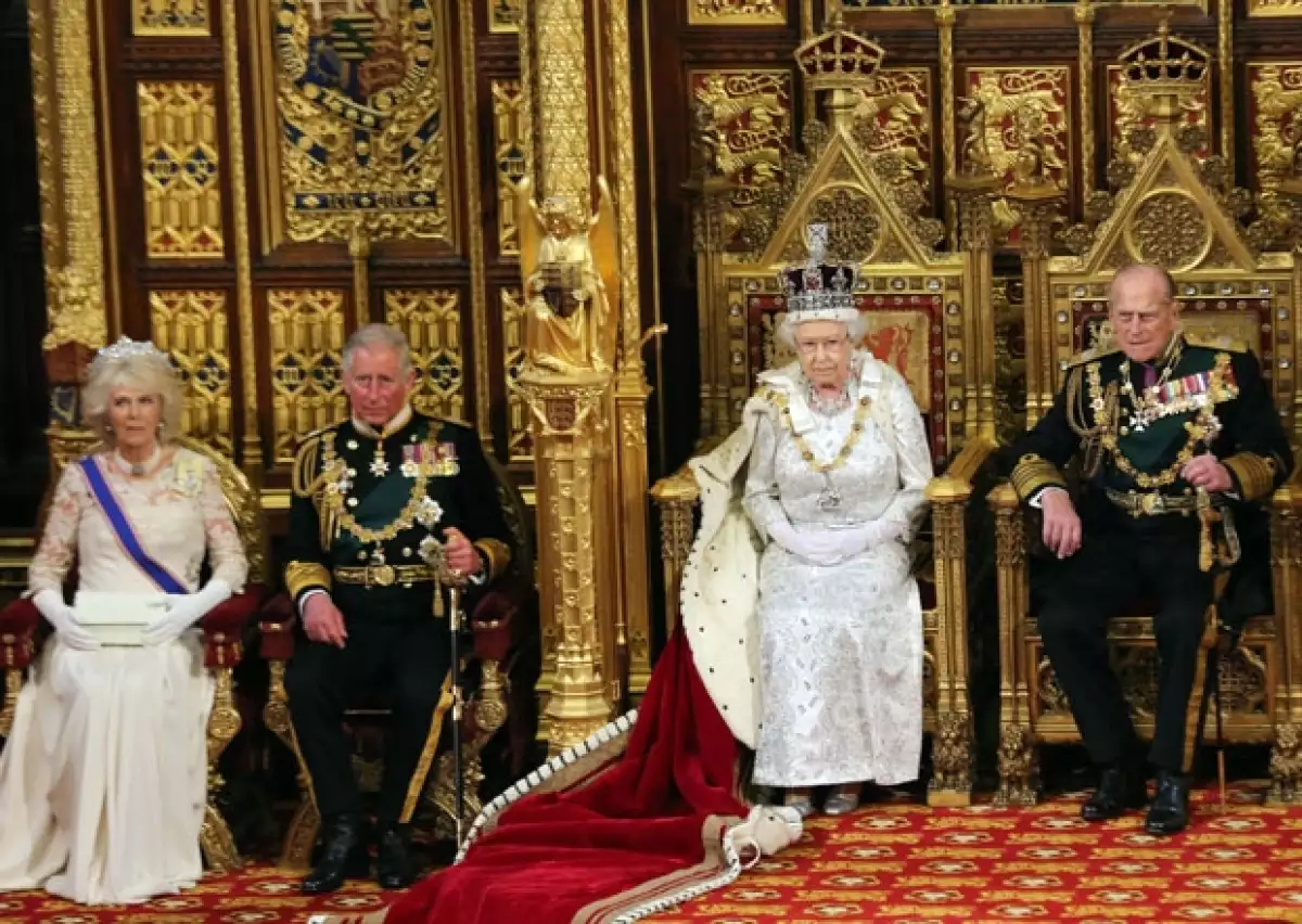 La semana pasada se anunció que el príncipe sustituirá a la reina en un evento de la Commonwealth, además él y su esposa fueron invitados por la reina para asistir a su discurso anual en Westminster.