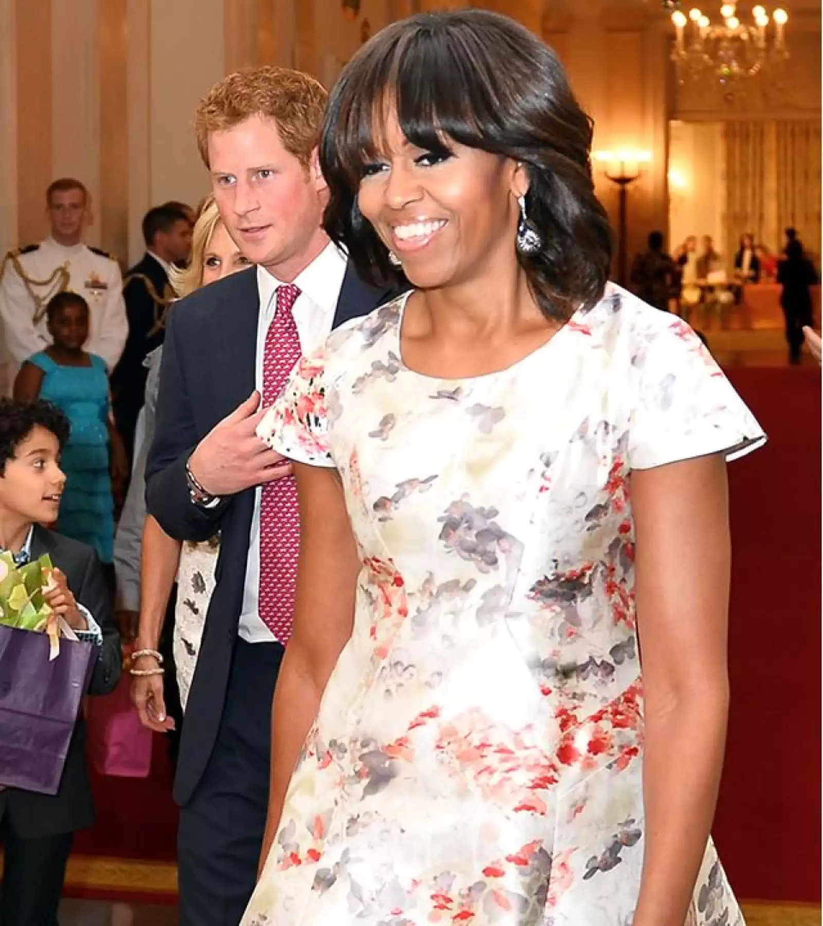 El Príncipe Enrique visitó la casa blanca el pasado mayo, en donde la primera dama lo recibió con un primaveral vestido de Prabal Gurung.