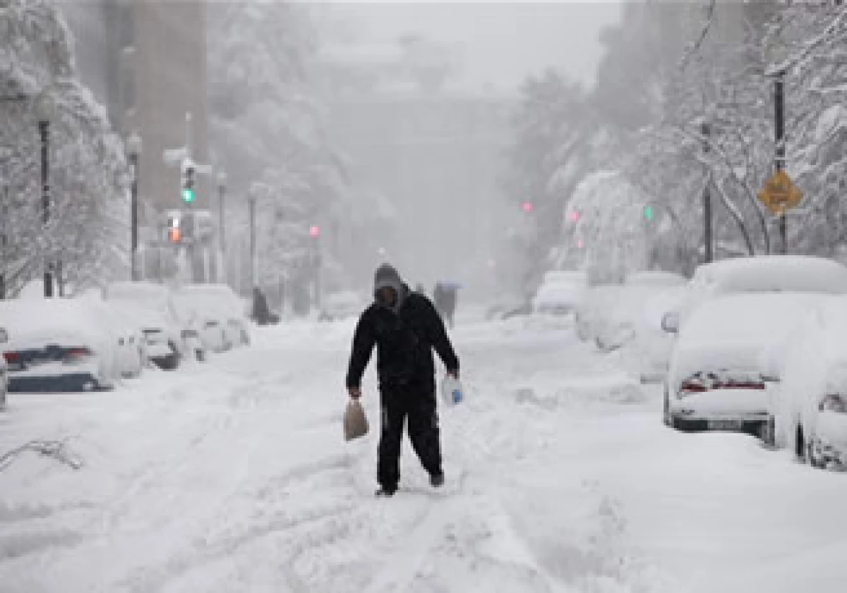 Hasta esta mañana habían caído 71 centímetros de nieve y se registraban vientos de 64 Km/h. (Foto: Reuters)