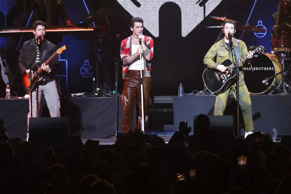 Hot 99.5's iHeartRadio Jingle Ball 2021