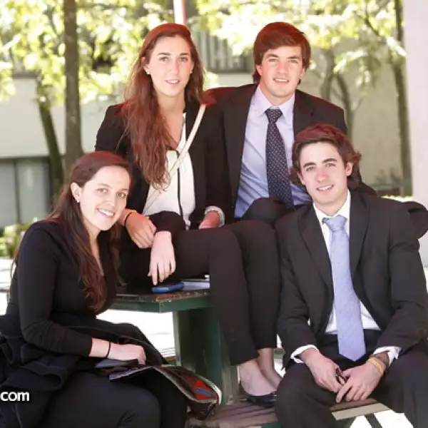 Magdalena Linero,Luis Merino,Katina Pérez,Rodrigo Aguilera