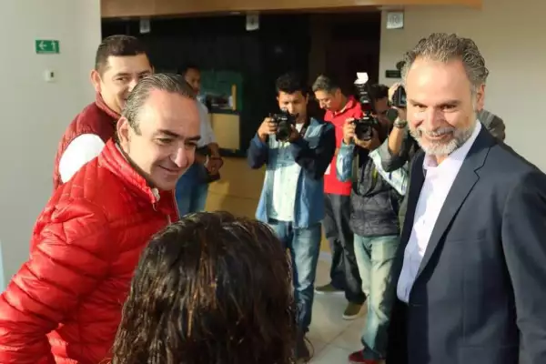 Los dirigentes estatales y municipales del PRI se sometieron a las pruebas en un laboratorio de la capital poblana. 