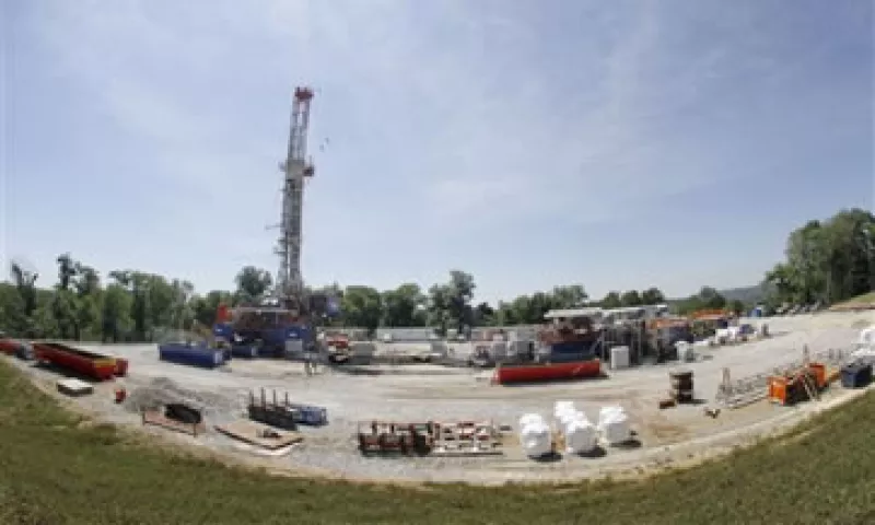 La producción de gas está siendo defendida por ambientalistas porque emite alrededor del 50% menos de gases contaminantes que el carbón. (Foto: AP)