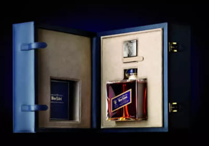 Edición Baccarat Blue Label, sólo existen 4,000 botellas como ésta en el mundo. (Foto: Cortesía DIAGEO)