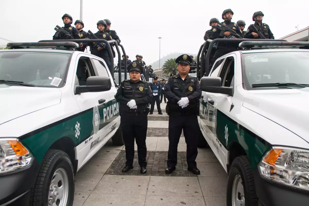Policías