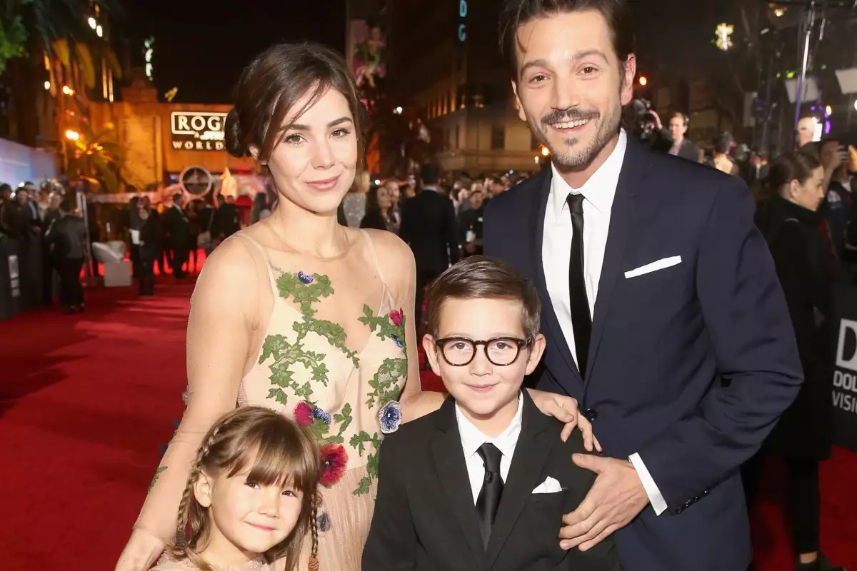 Camila-Sodi-diego-luna-hijos