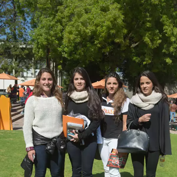 Natalie Nakash, Paulina Peña, Lorel y Andrea Mendiolea