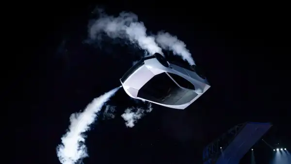 tesla-vuela.jpg