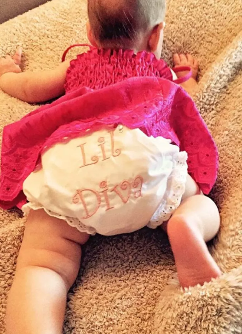 La artista subió a Instagram una foto de su hija Summer Rain, nacida el pasado mes de agosto.