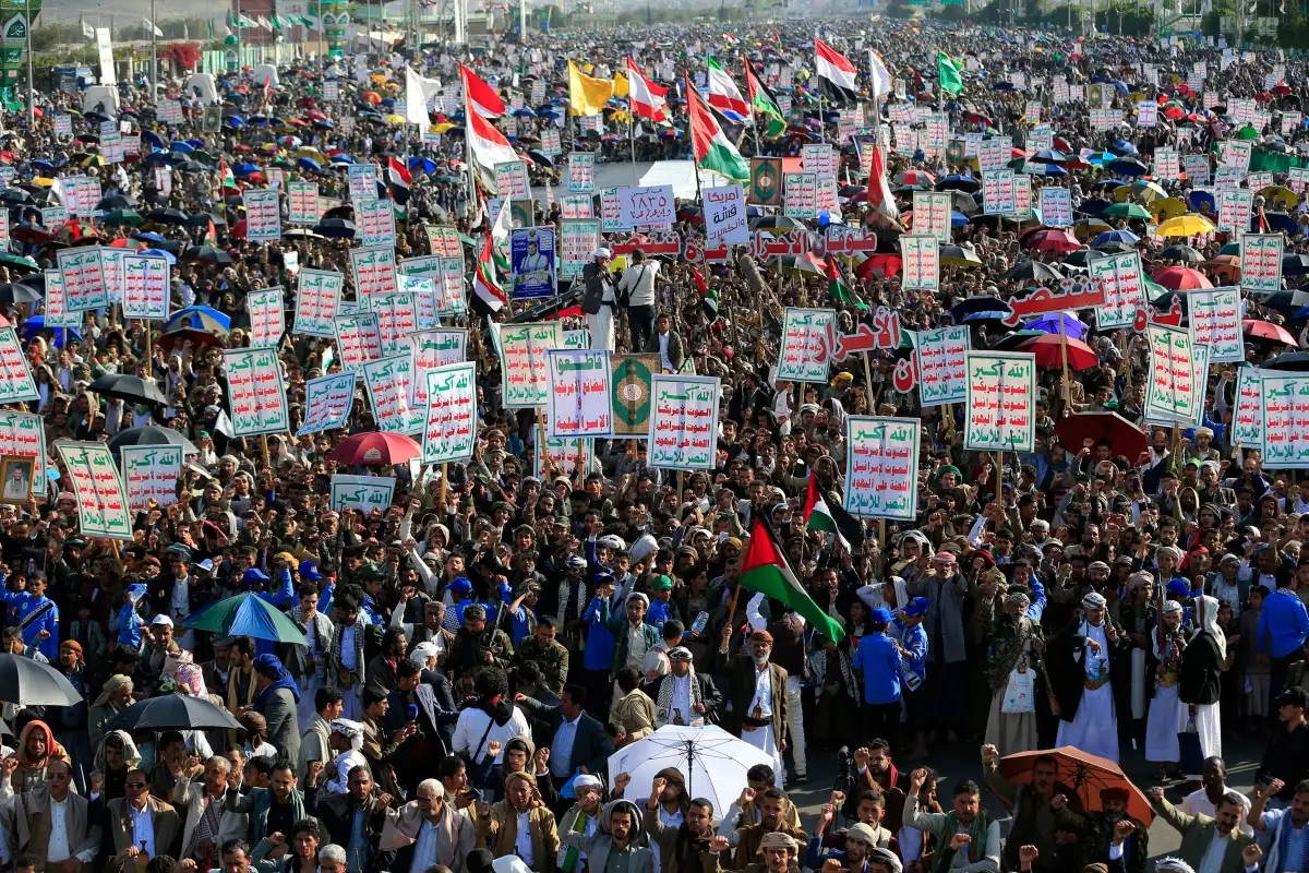 Israel suspende ataques en Gaza y miles de palestinos regresan a sus hogares