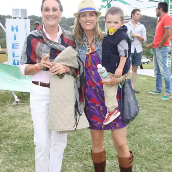 Baby Cortina con Mateo y Beatriz Garibay