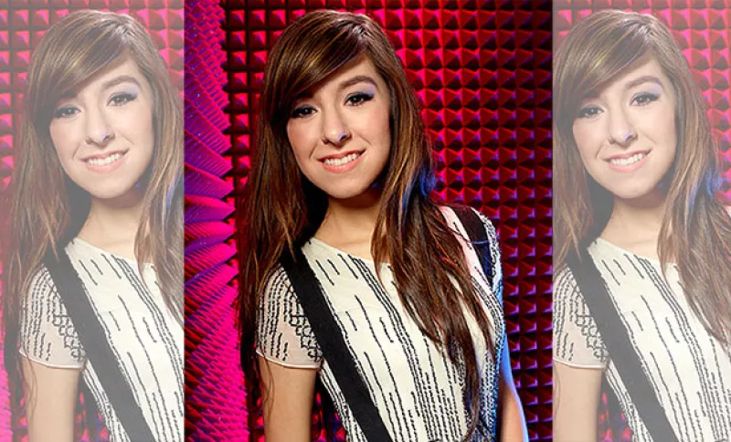 Kevin Loibl sufría una obsesión enfermiza con la intérprete, hasta el punto de que se sometió a radicales cambios físicos con el objetivo de conquistar su corazón.