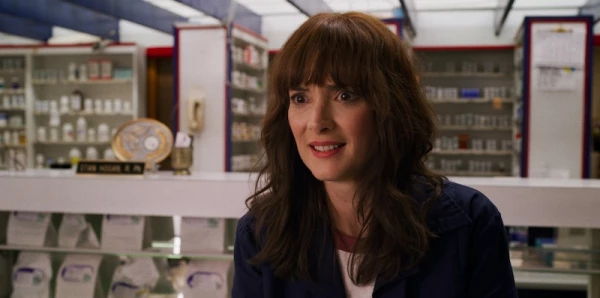 joyce-stranger-things-series-mamas