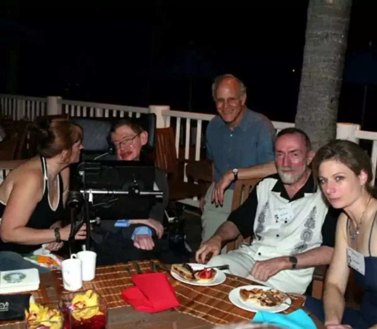 El astrofísico británico Stephen Hawking