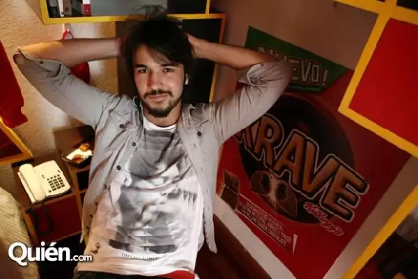 Además de estar en MTV, Diego continúa con sus estudios de Derecho en la UNAM