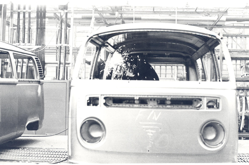 Junto al popular Fusca o 'escarabajo', esta camioneta arranc� la producci�n de Volkswagen en Brasil.