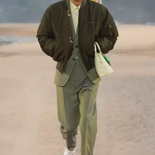 Vuitton m S27 036.jpg